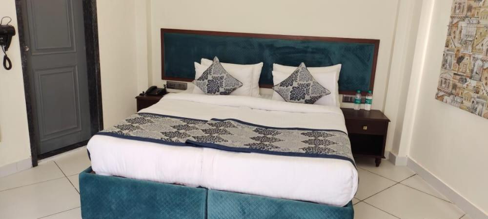 Hotel Traavista Aravali Mahal à Udaipur Extérieur photo