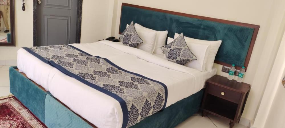 Hotel Traavista Aravali Mahal à Udaipur Extérieur photo