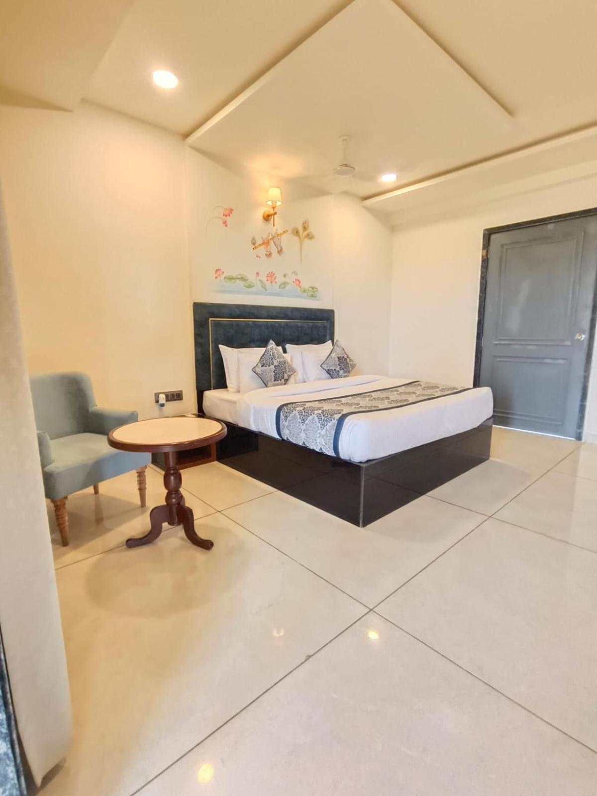Hotel Traavista Aravali Mahal à Udaipur Extérieur photo